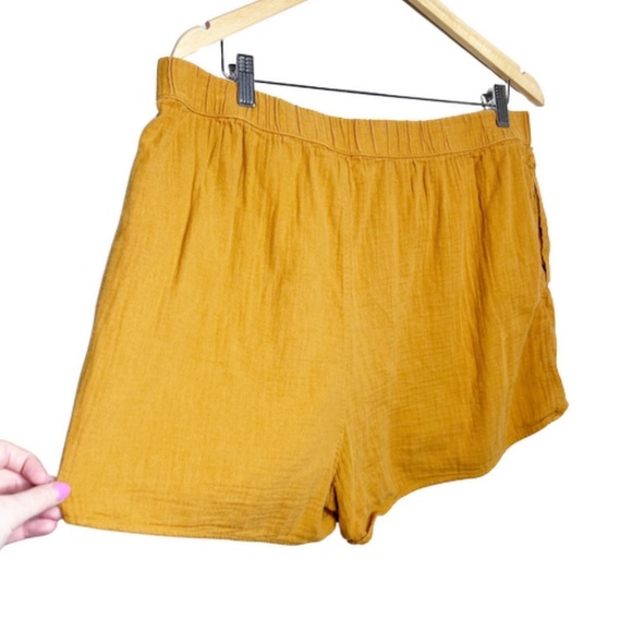 Universal Thread Women's 2-Piece Set Muslin Short Sleeve Shirt & Shorts Mustard - Picture 12 of 16